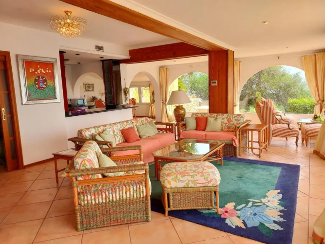 1. Meeresline Villa mit privat Pool