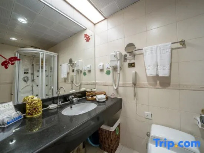 Jewel Flower Hotel(Hami Oil Base Store)