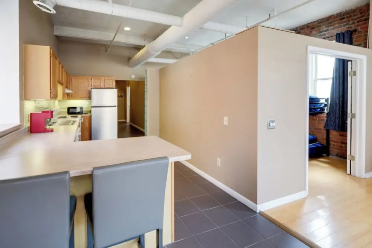 Prime Old Market Location: Walkable Omaha Condo!