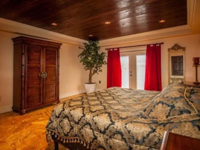 Gulfside Luxury Condo by RedAwning
