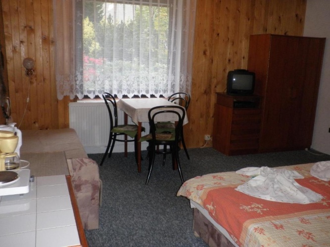 Standard Triple room