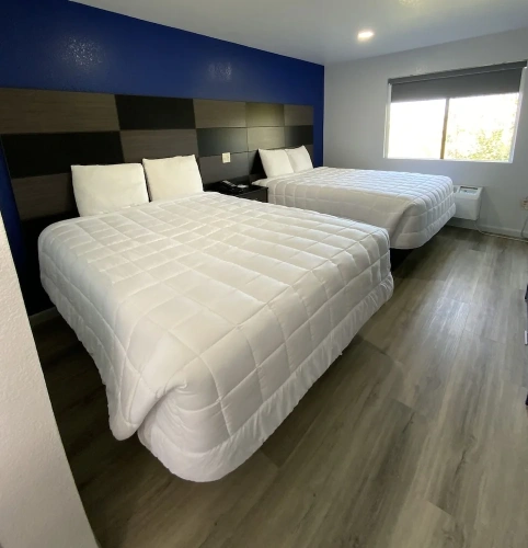 Deluxe Sextuple Suite