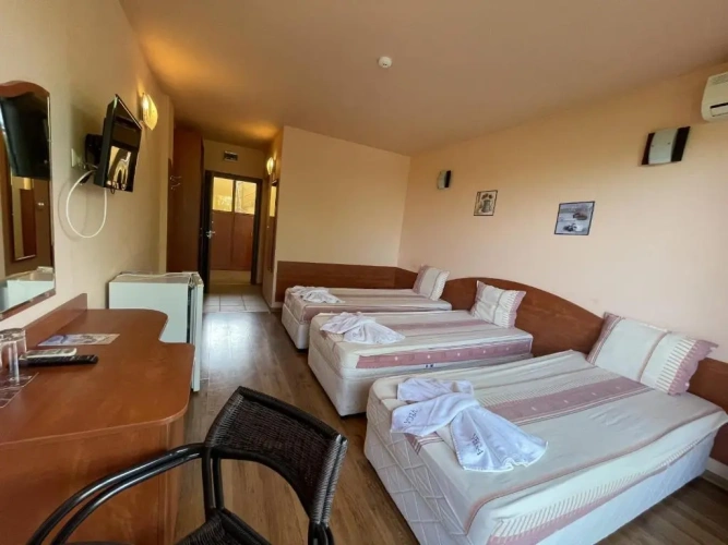 Standard Triple room with balcony