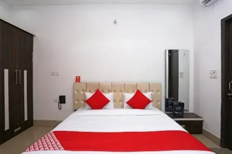 Hotel Abhinandan by OYO Rooms