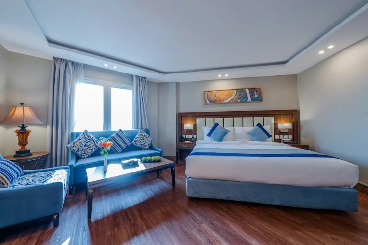 Braiden Hotel