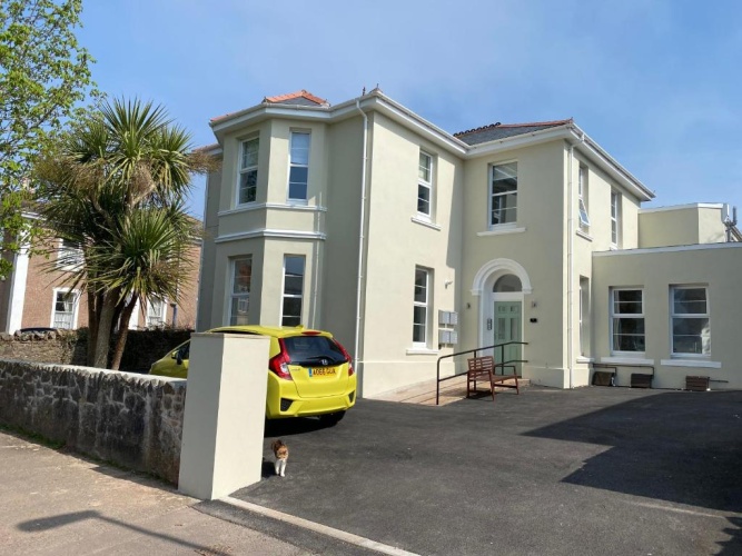 2 Bedrooms Double Apartment