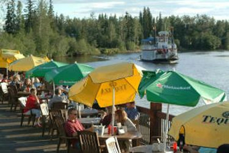 Pike's Waterfront Lodge photo 21