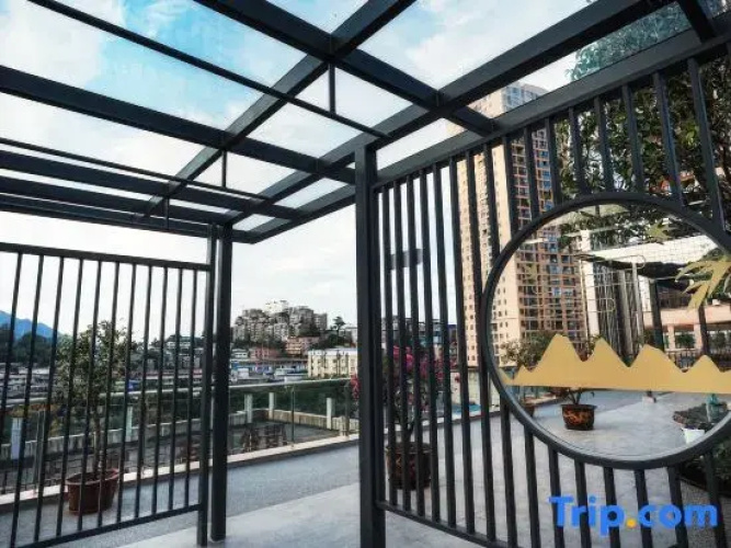 New Bridge United Hotel