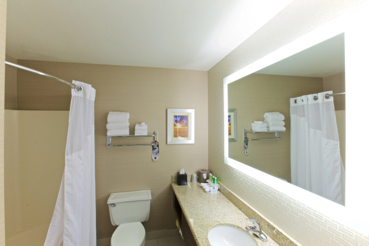 Holiday Inn Express Fargo-West Acres by IHG