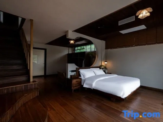Family Attic Suite