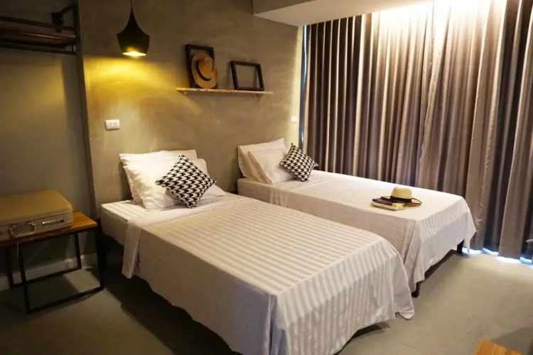 Standard Twin room with balcony