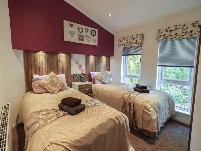 Oakwood Lodge