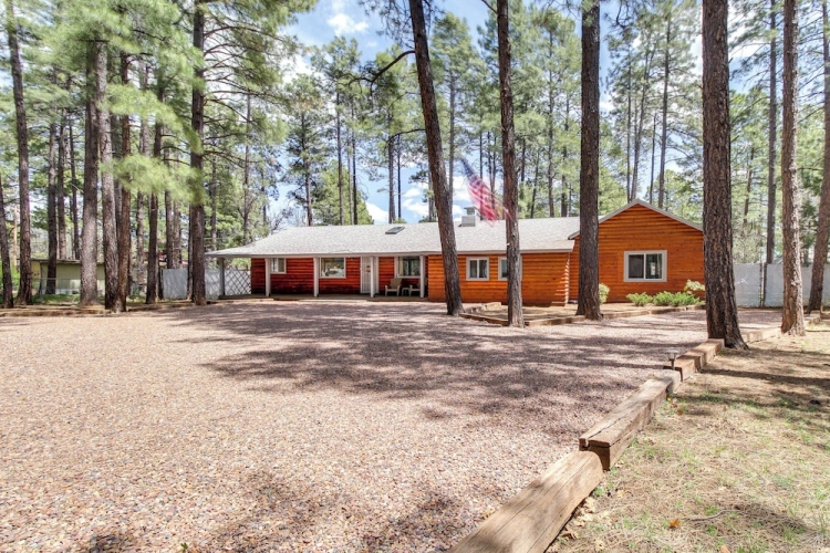 5 Bedrooms Cottage