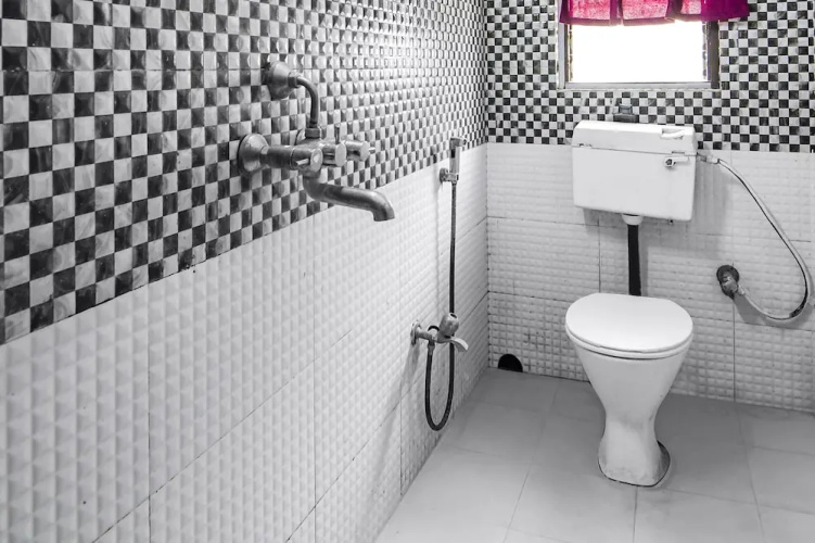 Fabhotel White Palace