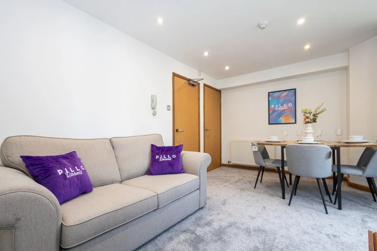 Pillo Rooms - Abbey Lodge