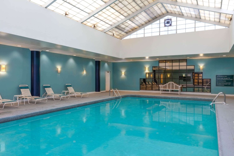La Quinta Inn & Suites by Wyndham Secaucus Meadowlands photo 15