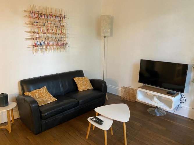 2 Bedrooms Apartment