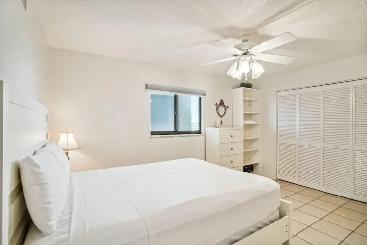 Ocean Sands 1-708