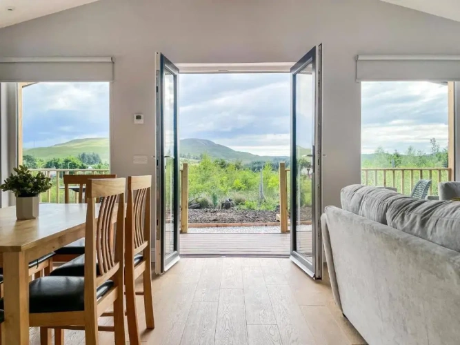 2 Bedrooms Standard Double room with mountain view