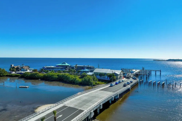 Walkable Beachfront Retreat on Cedar Key!