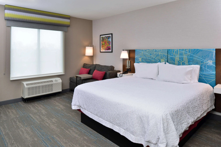 Hampton Inn & Suites Adrian