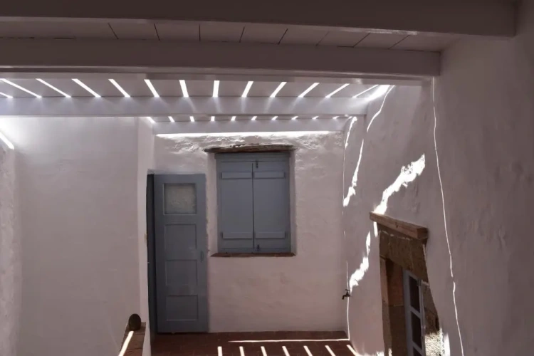 2 Bedrooms Cottage