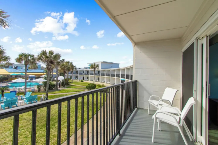 Seahorse Oceanfront Inn