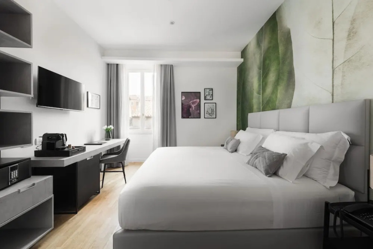 At 41 Luxury Suites & Rooms