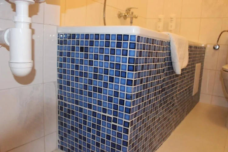 Deluxe Single Suite