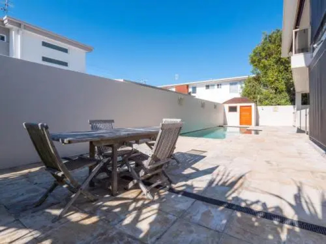 Campbell St, 11 Moffat Beach