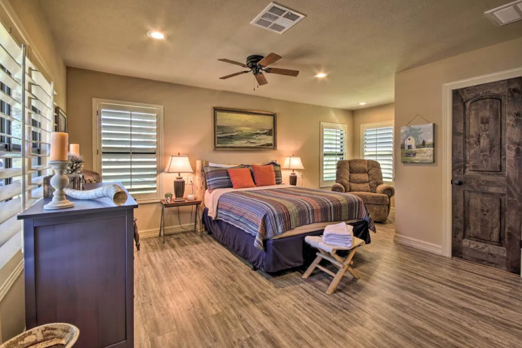 Lakefront Wallis Ranch w/ Private Beach & Patio!