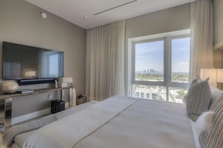 2 2 City View Penthouse Ph1615