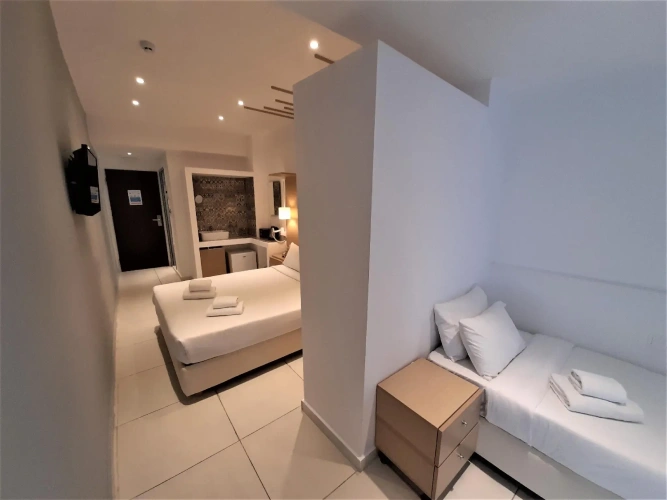 Standard Triple room