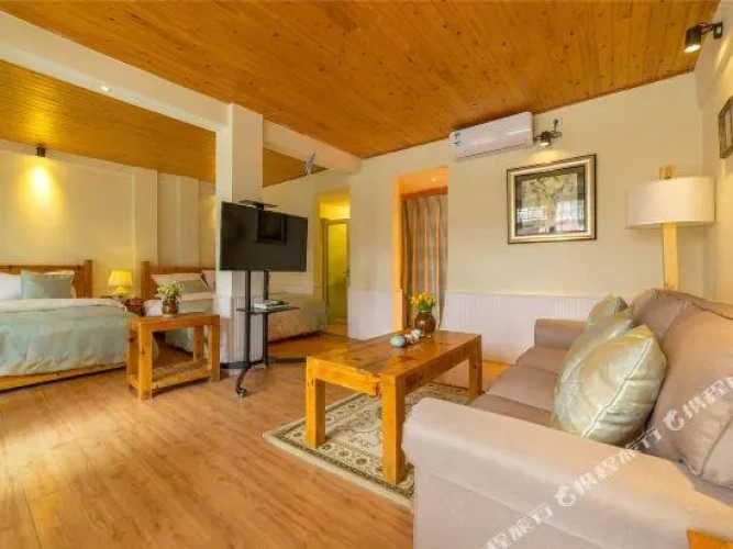 Deluxe Family Suite