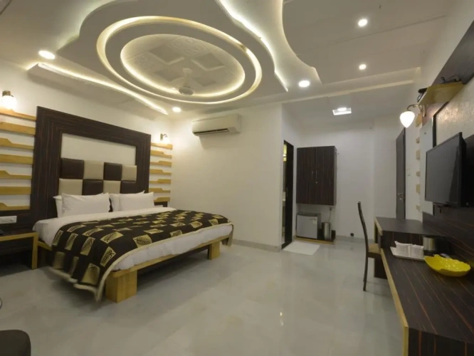 Deluxe Double room with view