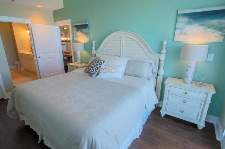 Waterscape A602 - 3 Br condo by RedAwning