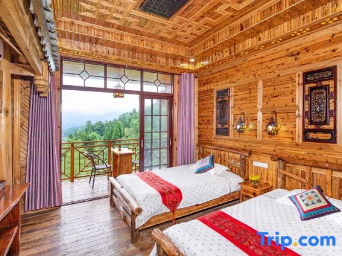 Standard Twin room with balcony