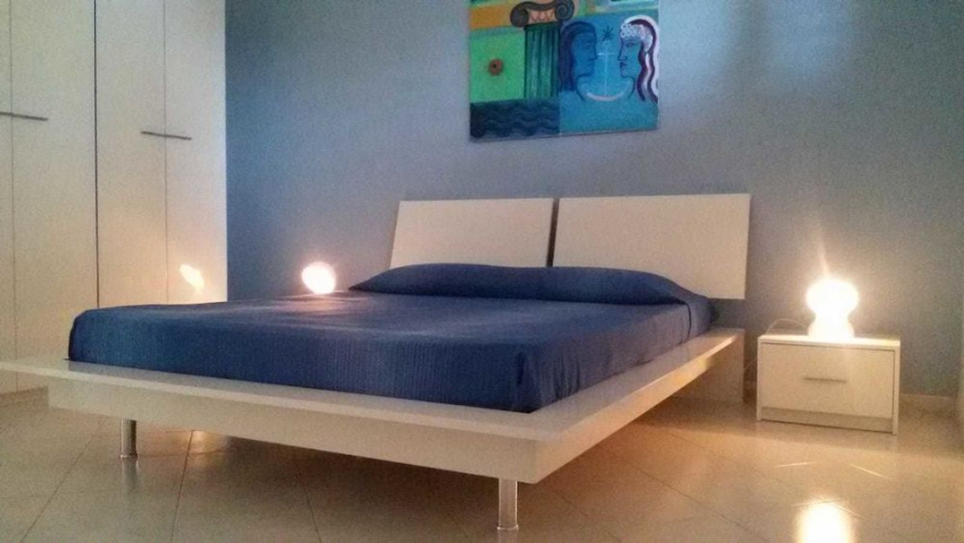 Def House