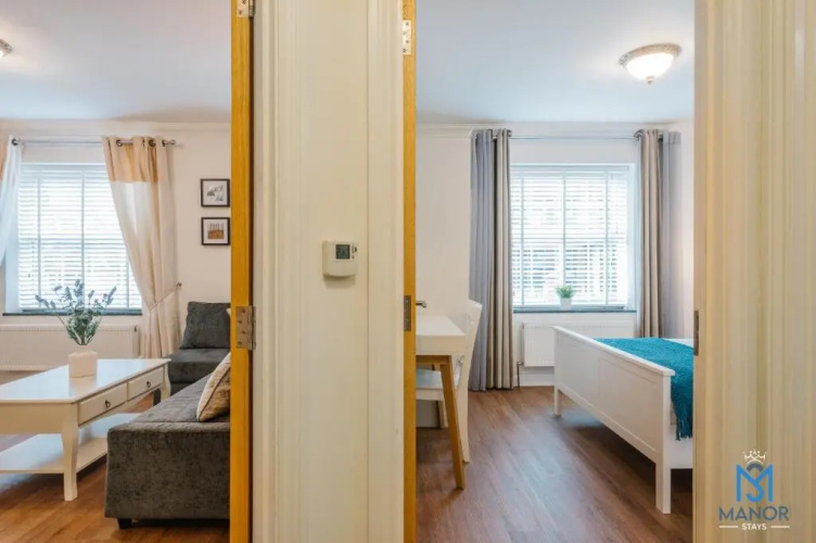 Charming chic Appartment with 24hr Parking