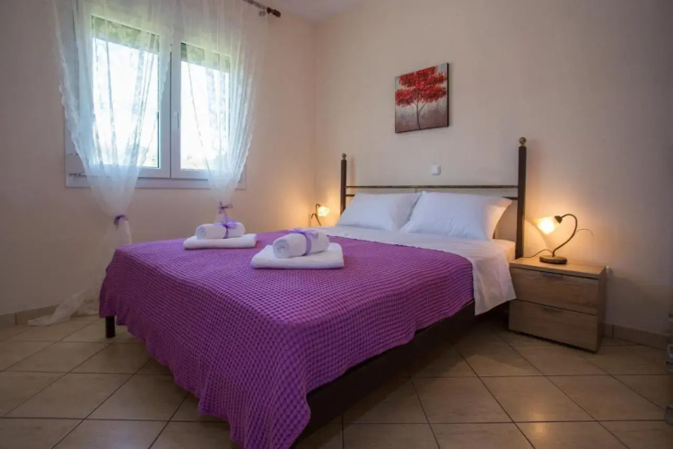 Mantos Apartment