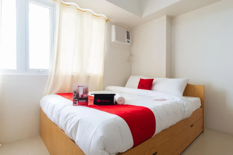 RedDoorz Plus @ Silk Residences Sta. Mesa