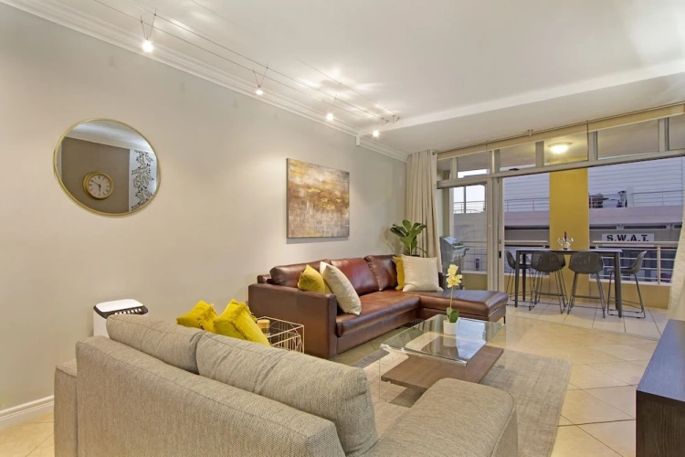 2 Bedrooms Apartment