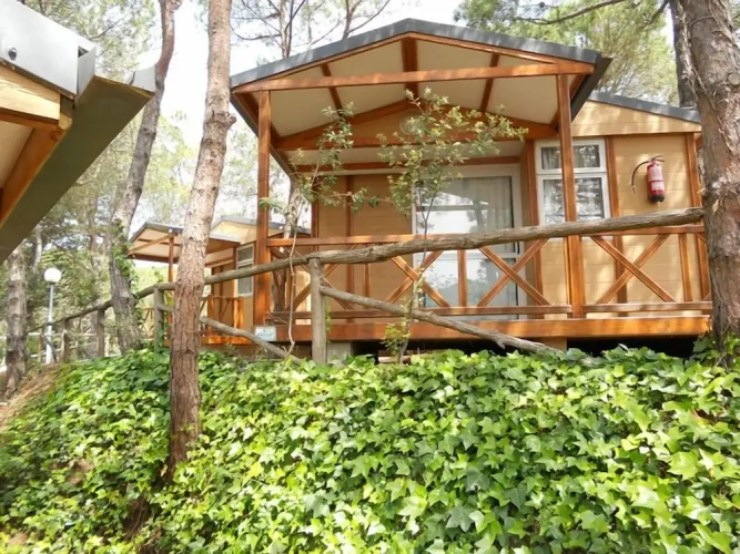 Bungalow with balcony