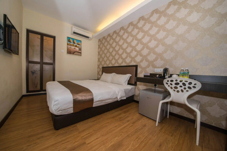 OYO 1214 Oro Hotel