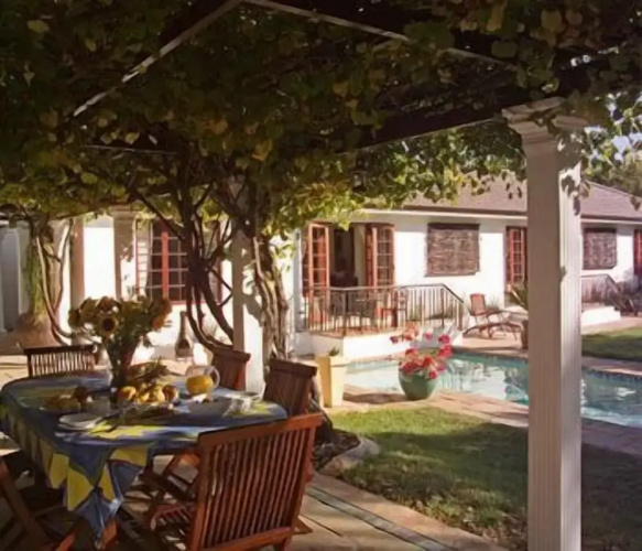 Three Palms Luxury Cottage