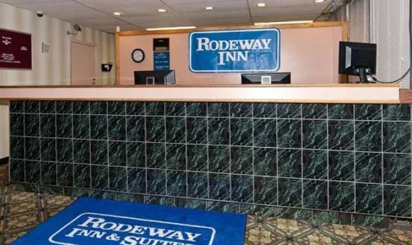 Howard Johnson Inn - Commack
