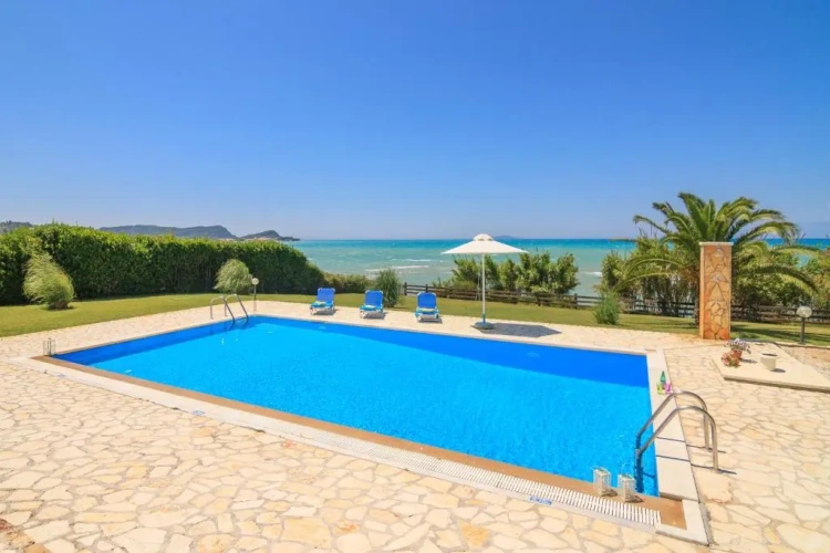 3 Bedrooms Villa