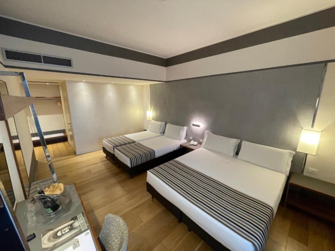 Standard Quadruple room