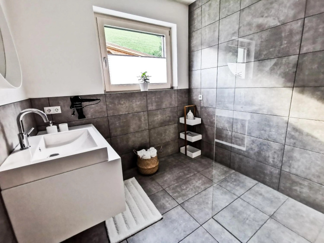 Apart Pair im Dorf
