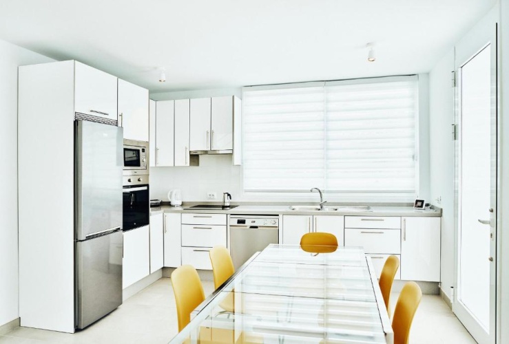 3 Bedrooms Apartment